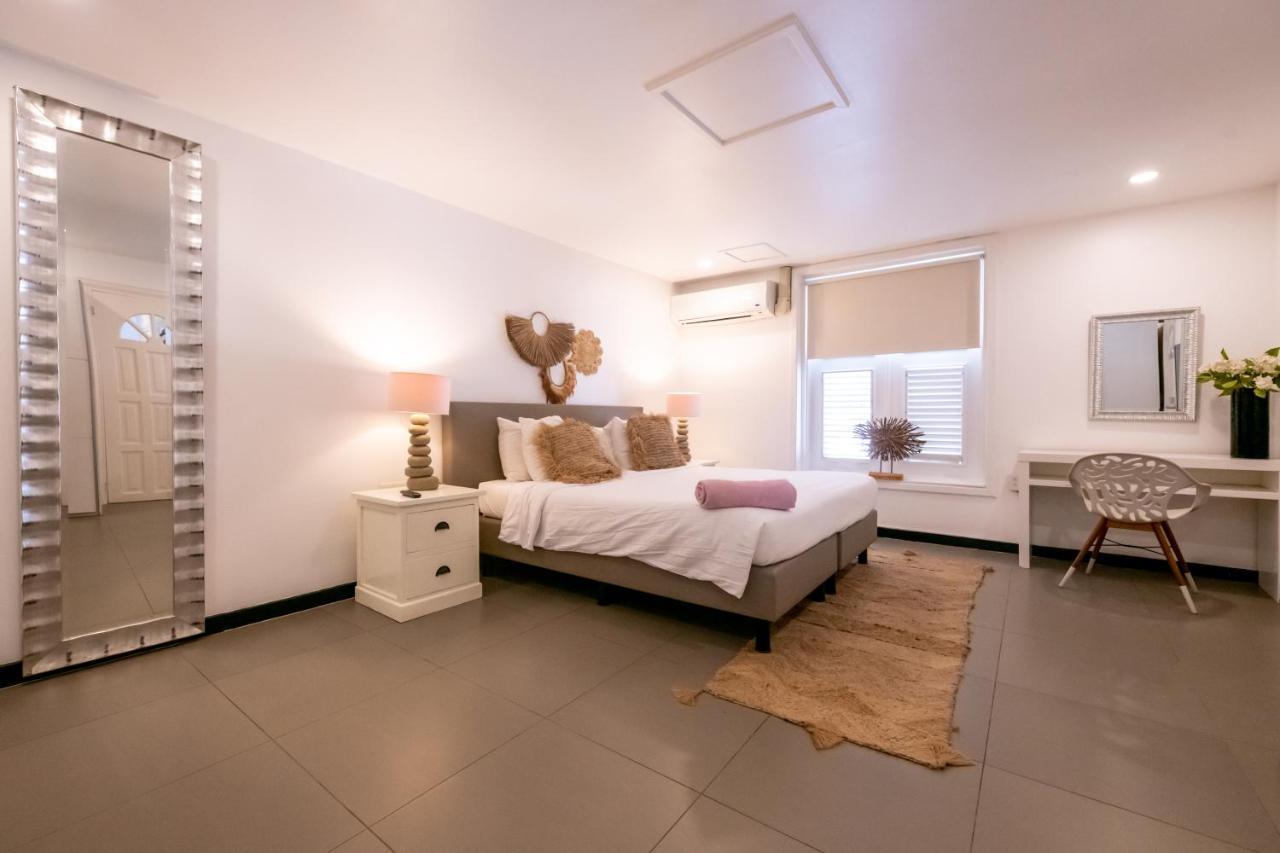 Saint Tropez Boutique Hotel 威廉斯塔德 客房 照片